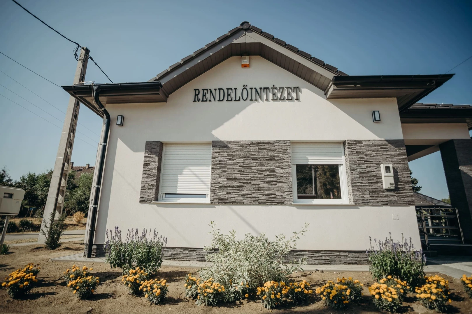A felsőnyáregyházi orvosi rendelő korszerűsítése, eszközbeszerzés