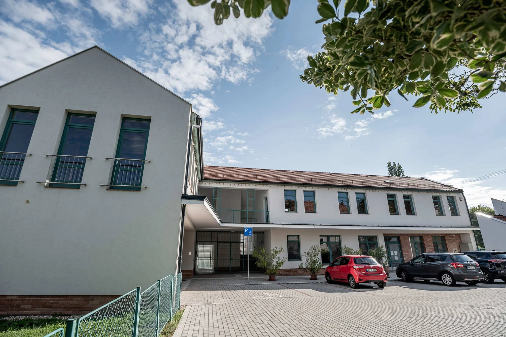 Egészségügyi alapellátó-rendszer infrastrukturális fejlesztése Perbálon