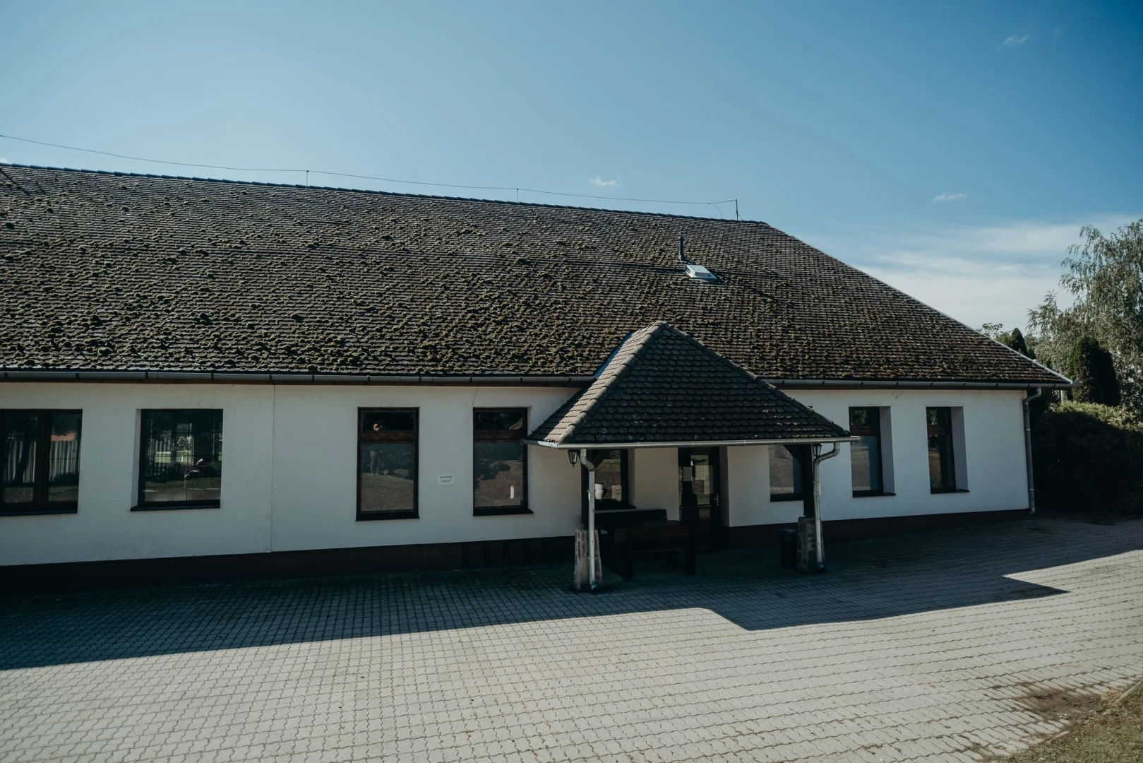 Orvosi rendelő korszerűsítése Csővár Községben