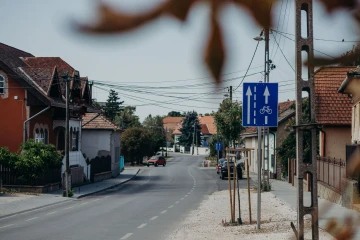 Az ócsai Falu Tamás utca és Damjanich utca kerékpárút fejlesztése thumb