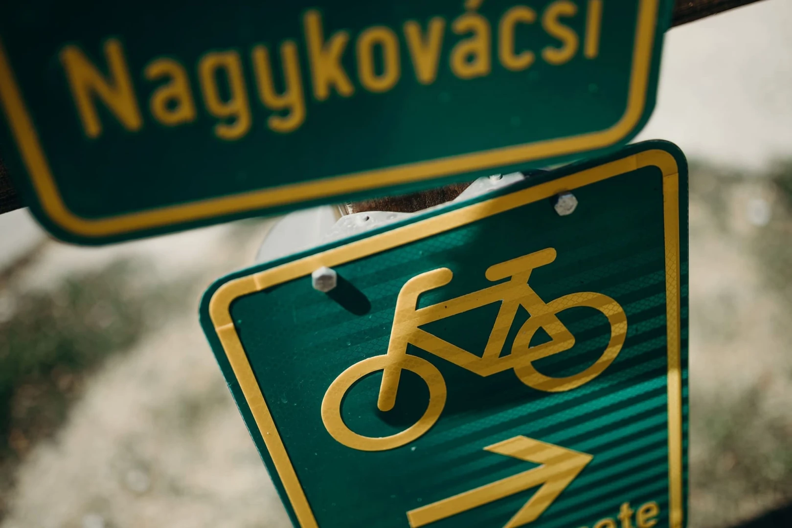 A Nagykovácsi-medence kerékpáros útkapcsolat kialakítása Remeteszőlős és Budapest között