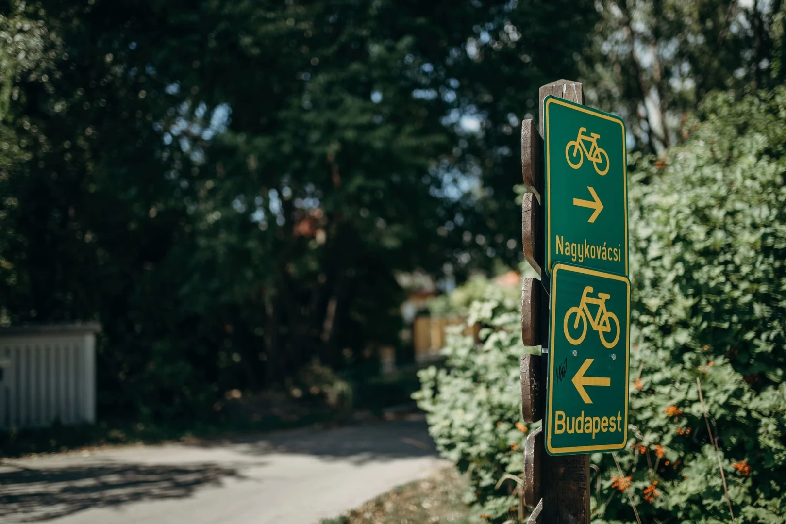 A Nagykovácsi-medence kerékpáros útkapcsolat kialakítása Remeteszőlős és Budapest között