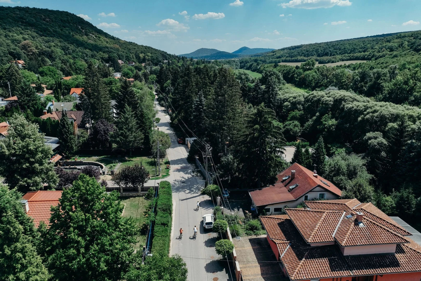 A Nagykovácsi-medence kerékpáros útkapcsolat kialakítása Remeteszőlős és Budapest között