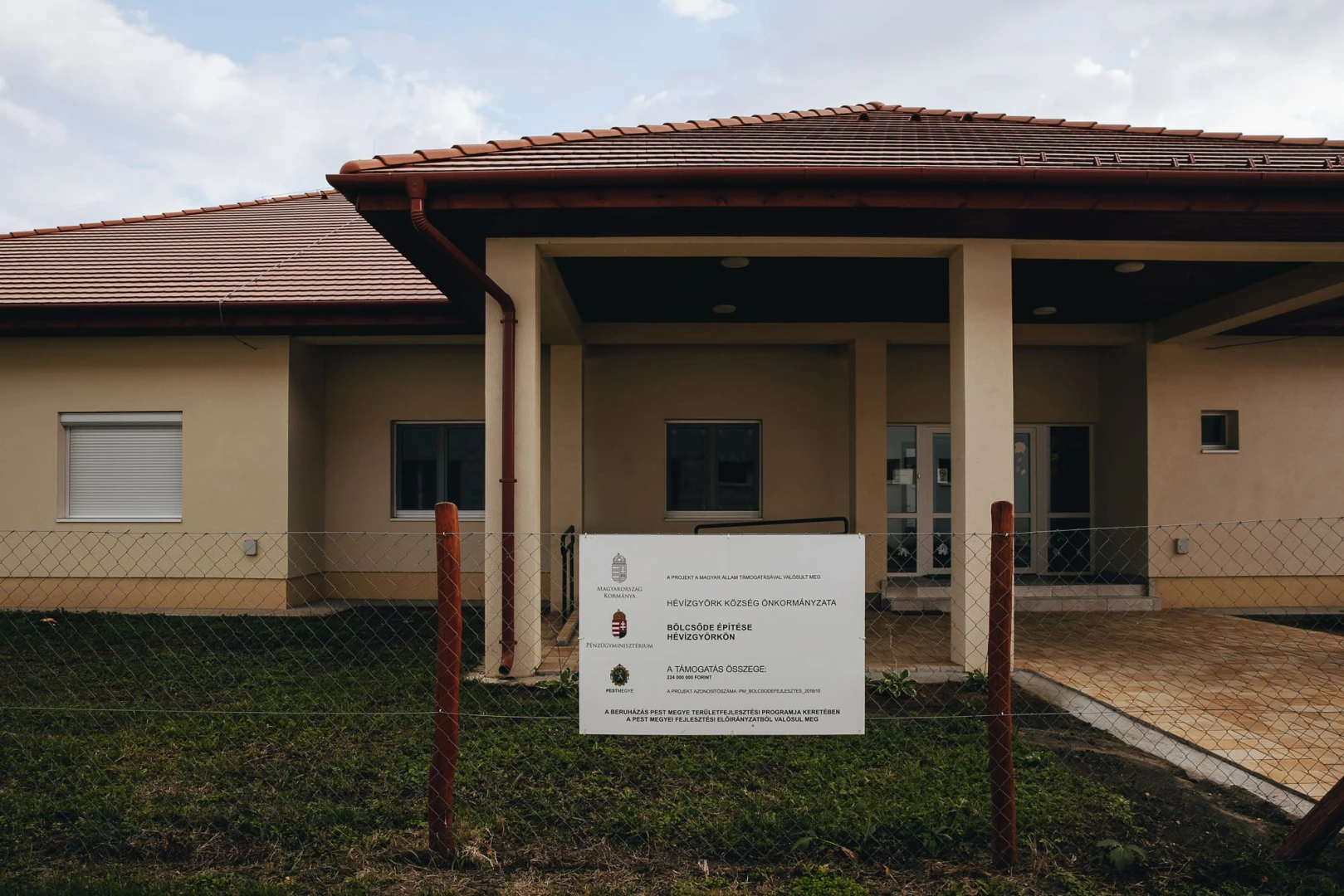 28 férőhelyes 2 csoportszobás bölcsőde építése Hévízgyörkön