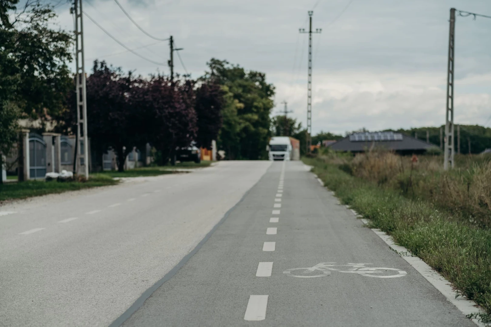 Kerékpárút építése Tököl Városban