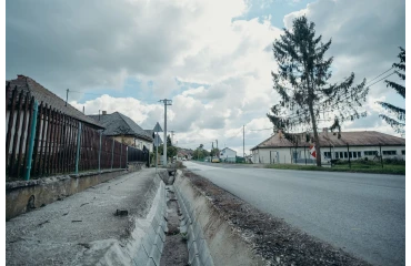 Kisnémedi Község belterületi felszíni csapadékvíz-vízelvezetés II. üteme thumb