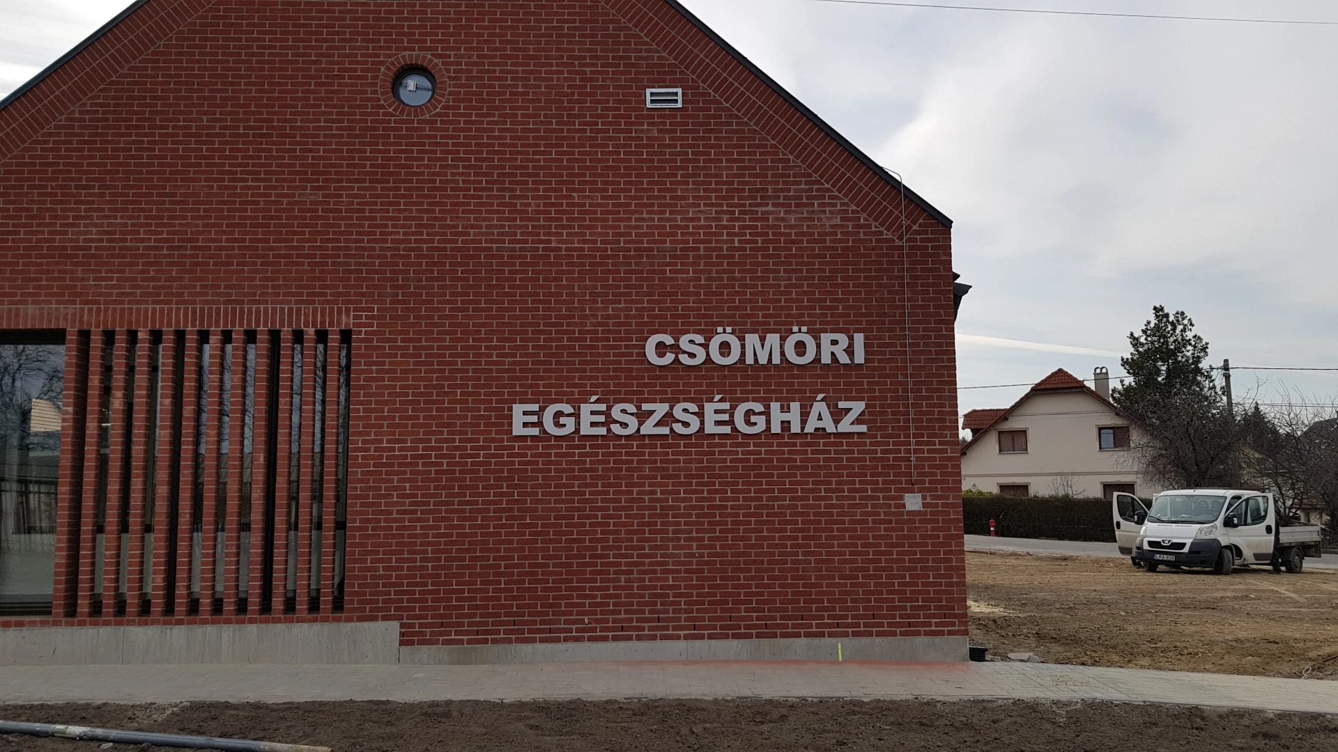 Új Egészségház építése Csömörön