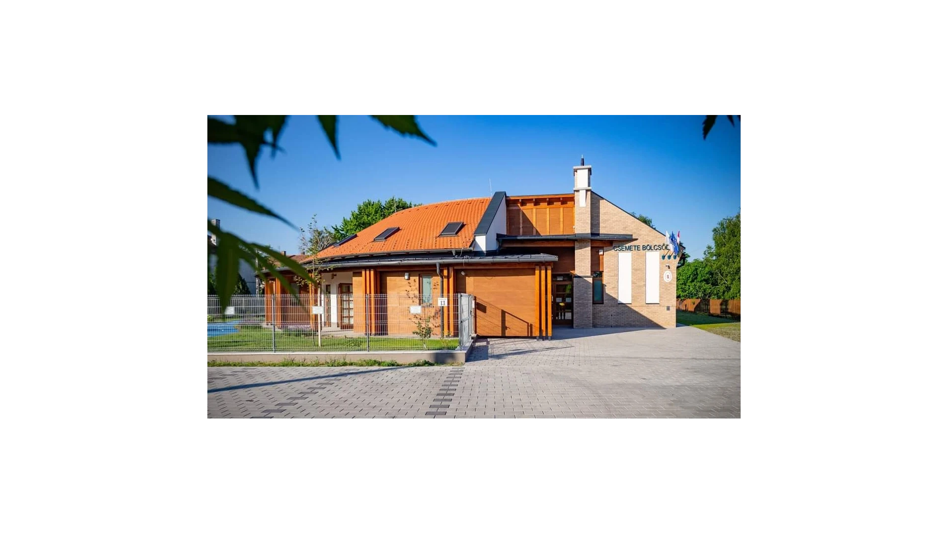 Három csoportszobás bölcsőde építése Bugyin