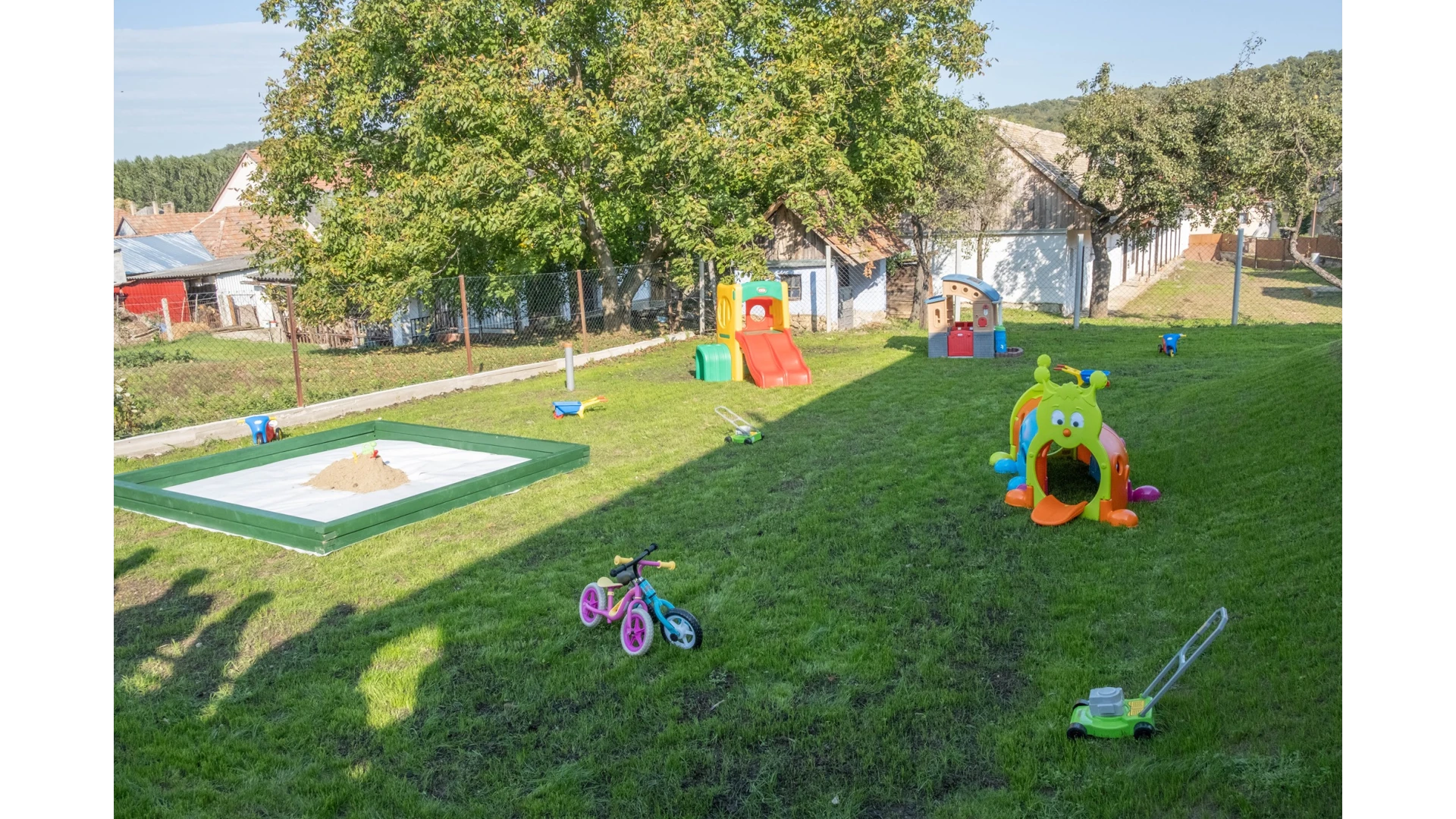 12 férőhelyes csoportszoba kialakítása Püspökhatvanban