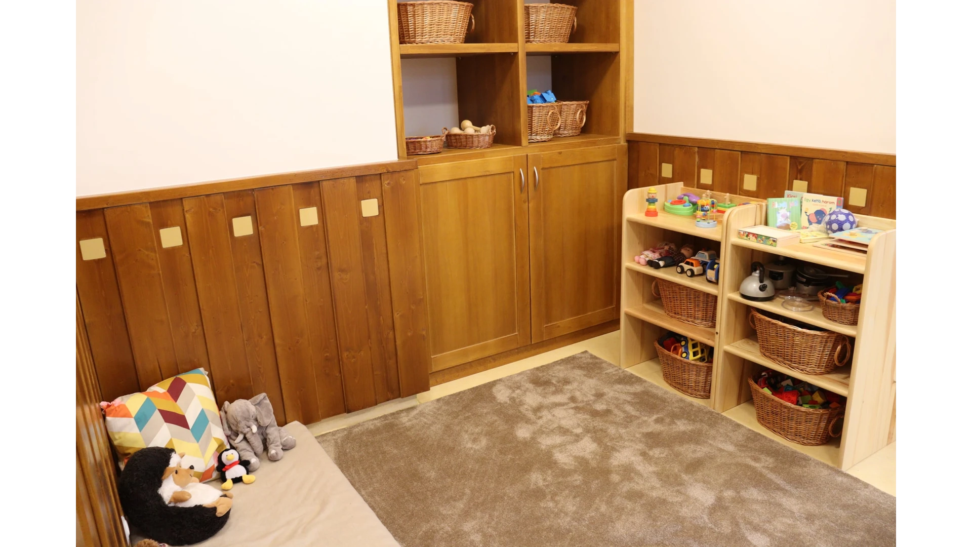 Két csoportos mini bölcsőde létrehozása Szadán